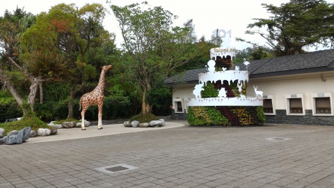 動物園玄関左