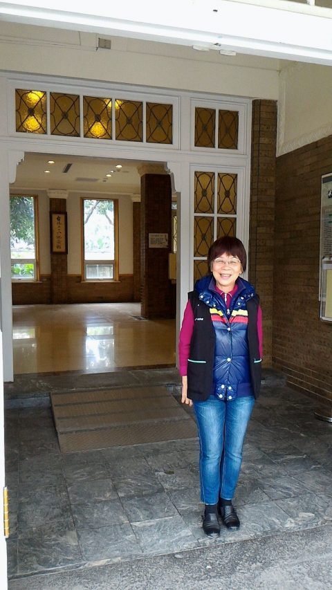 日本語ボ二二八記念館で日本語ボランティアをされている教授ランティアをされている教授