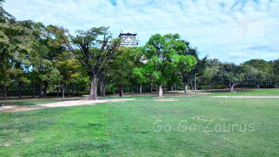 西の丸庭園から天守閣