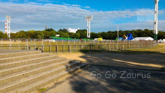 大阪城公園野球場と太陽の広場