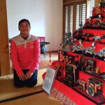 八田與一宅の雛人形とスタッフ