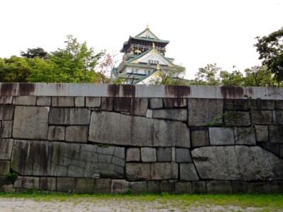 刻印石広場から天守閣