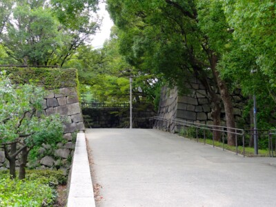 青屋門への進入路