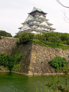 京橋口と極楽橋の間から天守閣