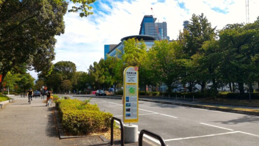 大手前バス停から府警本部とNHK