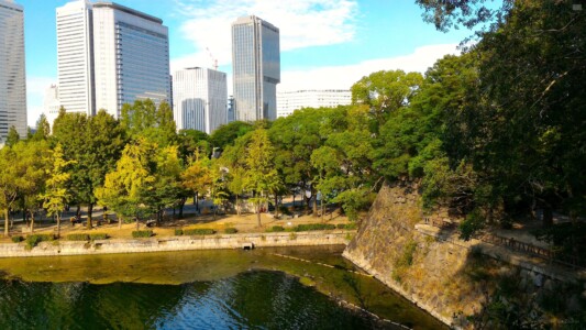 大阪城公園青屋門横よりOBPを望む