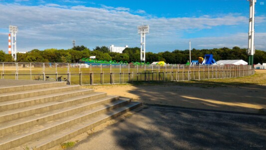 大阪城公園野球場と太陽の広場