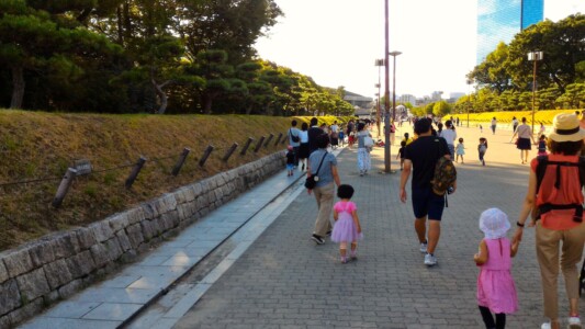 大阪城公園大阪城ホール前広場