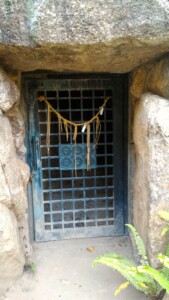 三光神社真田抜け穴２