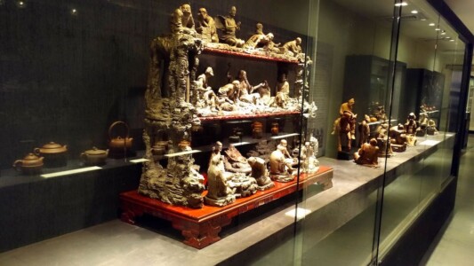 1階廊下の展示6
